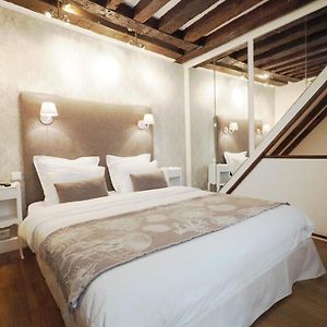 Louvre Parisian Duplex
